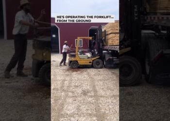 The Amish Forklift You might have NEVER Observed Prior to! 🐴