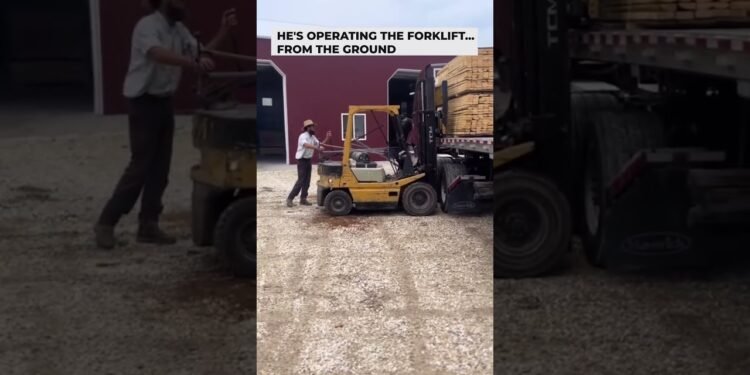 The Amish Forklift You might have NEVER Observed Prior to! 🐴
