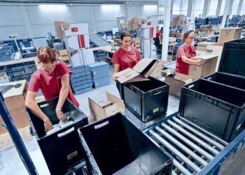 Apparatus Record: 8 tactics AS/RS is helping tame warehouse chaos