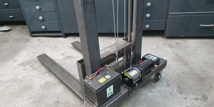 I made a forklift on a 12V winch
