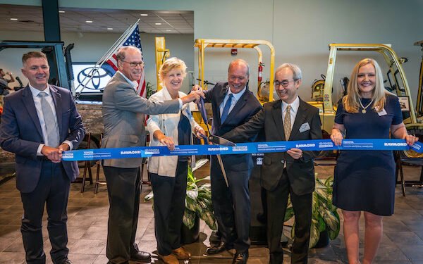 Toyota opens new electrical forklift facility