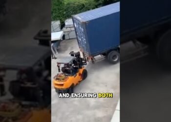 A Team spirit Between Forklift and Truck Driving force😱