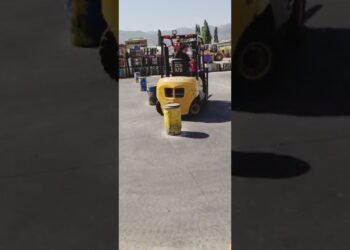 Forklift first time using lesson + Check.  Qualified forklift operator. (Israel)