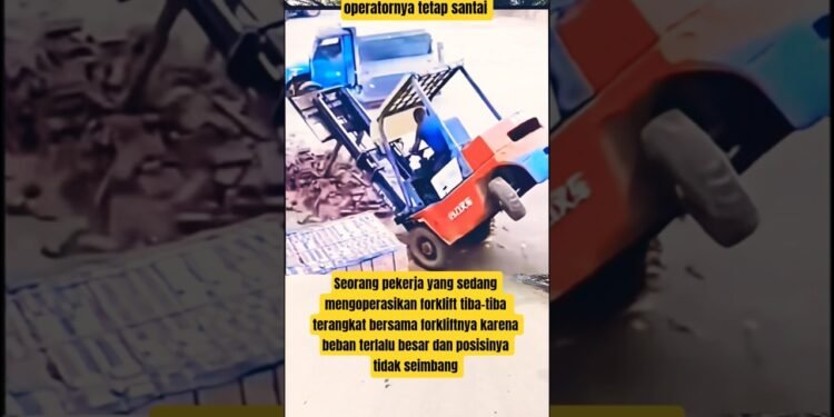 Operator Forklift Terangkat, Ini karena Beban Berat #berbagiinfo #beritaviral #quick