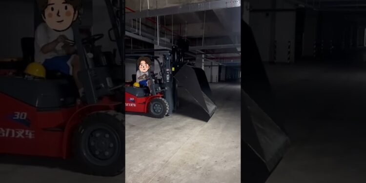 New 3.5 ton forklift with bucket #HELI #Forklift #manufacturing facility #China