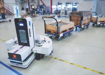 Tuggers, casters and carts: Versatile answers for employees at the cross