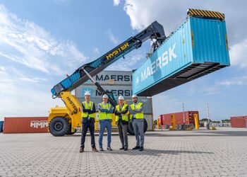 Hyster provides battery electrical ReachStacker