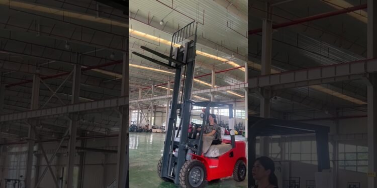 Chinese language skilled producer: 3-ton electrical forklifts. #forklift #device #electricforklift