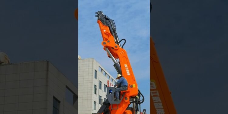 Forklift with rear elevate and entrance elevate.#forklift #crane #forklift elevate