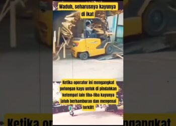 Kayu Jatuh Berhamburan Ketika Operator Forklift Mengangkatnya #berbagiinfo #beritaviral #brief
